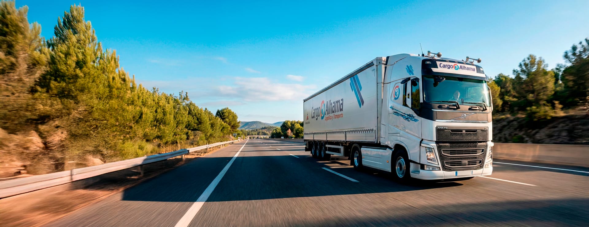Camión de Cargo Alhama en carretera
